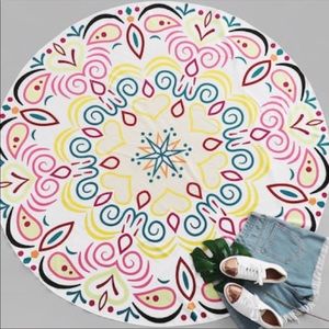 Beach Cover-Ups/Beach Blankets